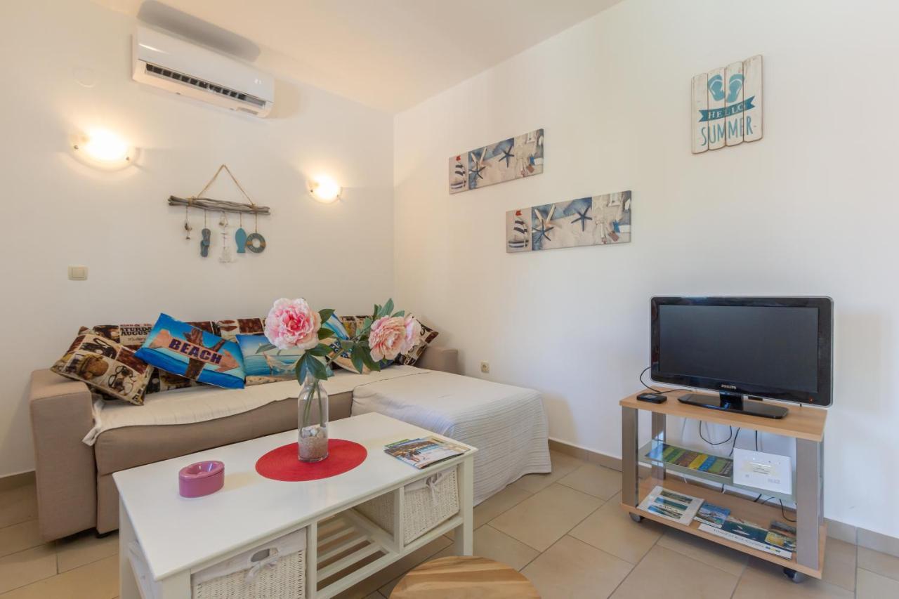 Apartments Ema & Mislav With Terrace Baska  Exterior photo